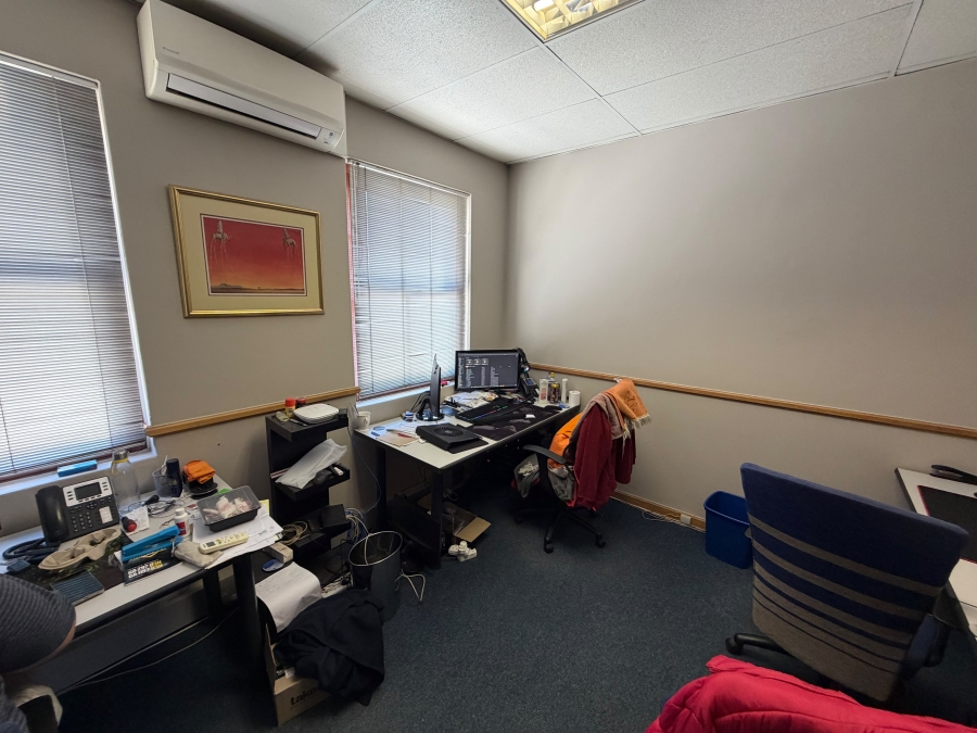 To Let Commercial Property for Rent in Rosenpark Western Cape